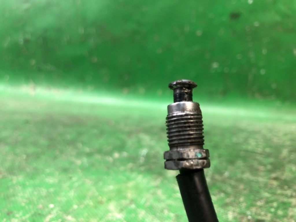 AE8Z-2267-A | Трубка гальмівна задн. прав. FORD FIESTA 08-17 - Фото 5