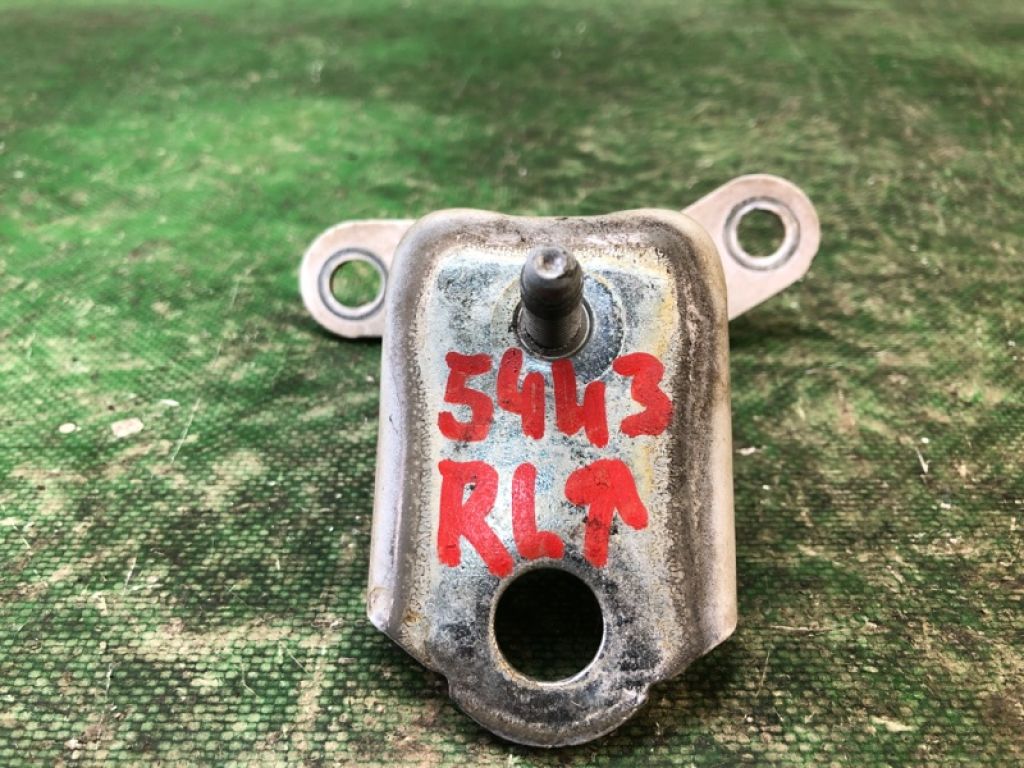 8A6Z-5826801-B | Петля двері верхня задн. лів. FORD FIESTA 08-17
