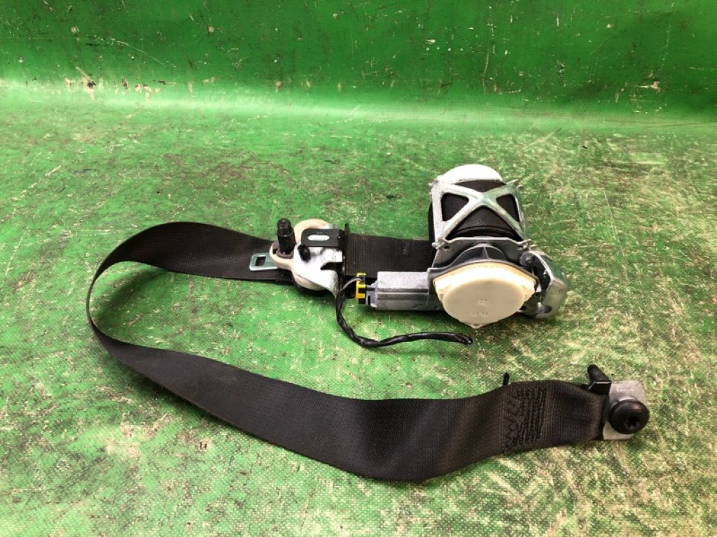 BE8Z-54611B08-AA | Ремінь безпеки передн. прав. FORD FIESTA 08-17