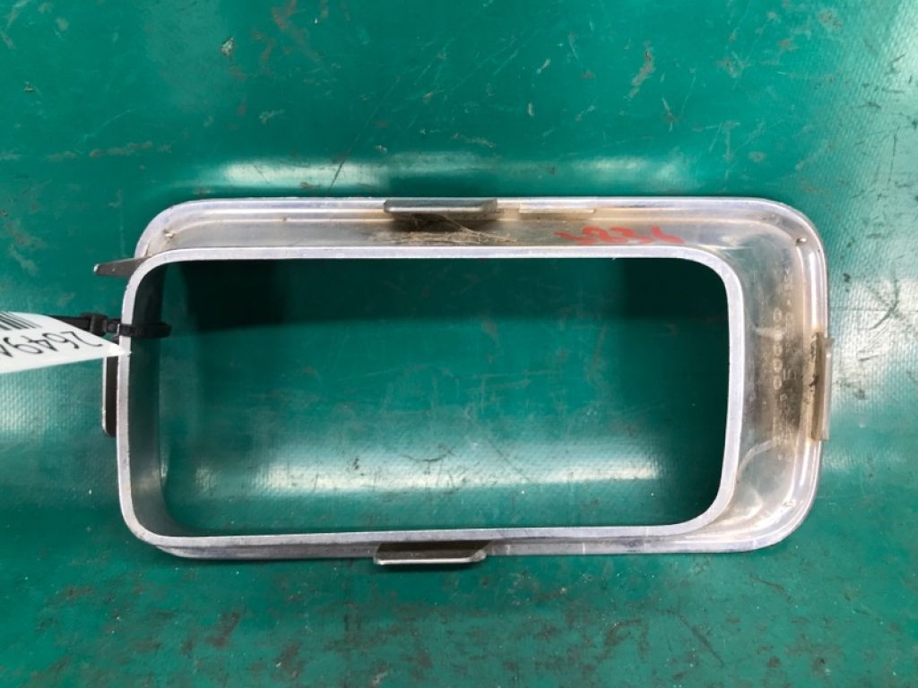 68109865AA | Накладка решетки радиатора JEEP COMPASS 06-16 - Фото 3