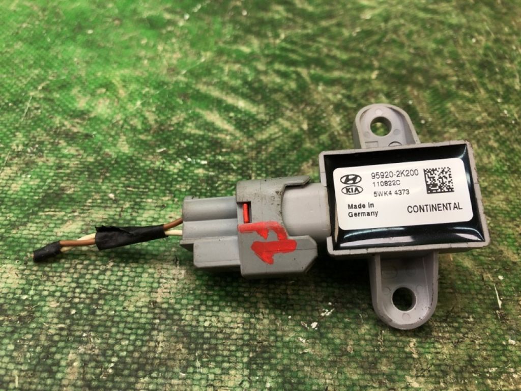95920-2K200 | Датчик удару передн. лів. KIA SOUL AM 08-13