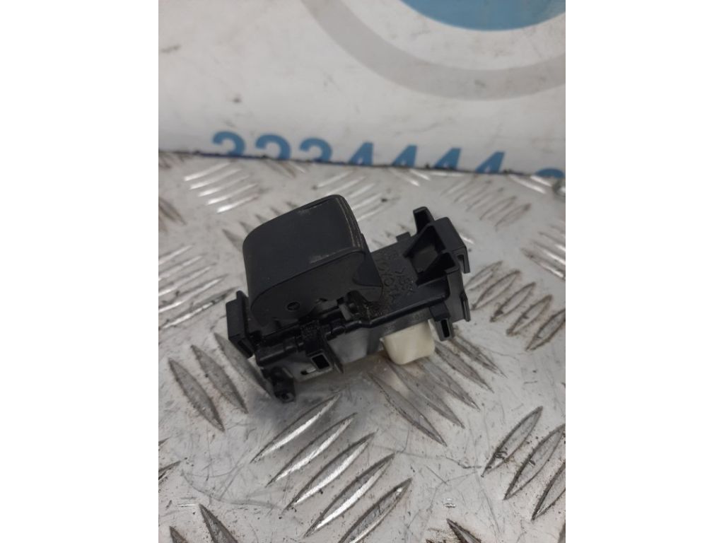 84810-06030 | Кнопка стеклоподъемника задн. лев. TOYOTA COROLLA 150 06-13