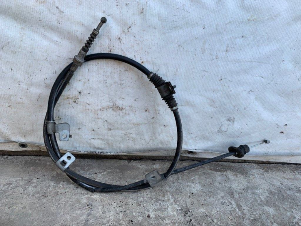 4820A261 | Трос стояночного тормоза лев. MITSUBISHI OUTLANDER GF 12- - Фото 2