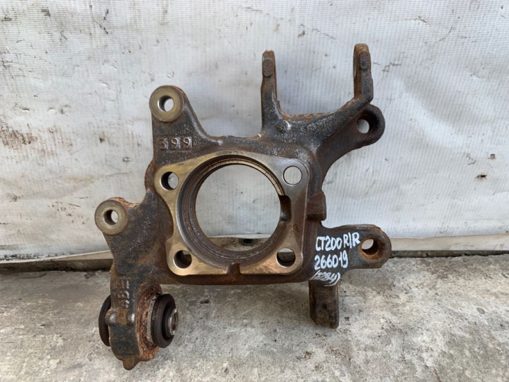 42304-12240 | Цапфа прав. LEXUS CT200 11-17