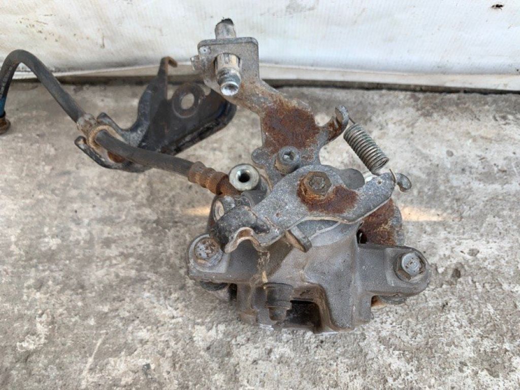 47850-12240 | Супорт гальмівний задн. лів. LEXUS CT200 11-17 - Фото 3