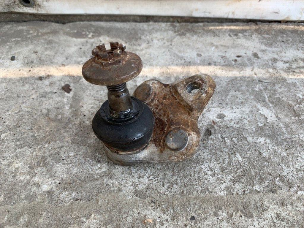 43330-49185 | Шаровая опора передн. прав. LEXUS CT200 11-17