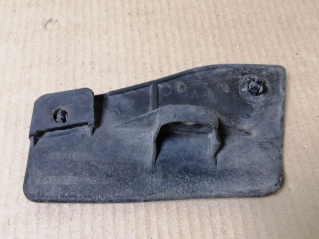 65632-76010 | Бризговик задн. лів. LEXUS CT200 11-17