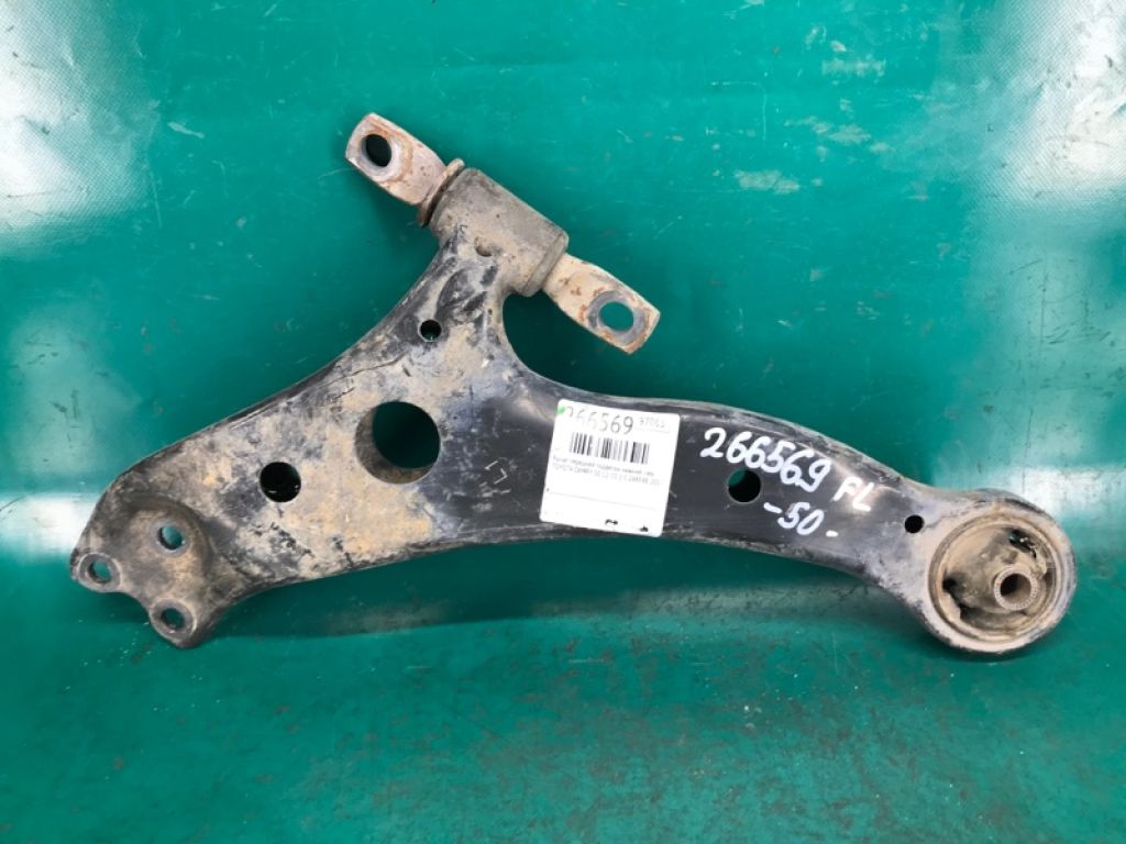 48069-07050 | Важіль передньої підвіски нижній лів. TOYOTA CAMRY 50 12-15