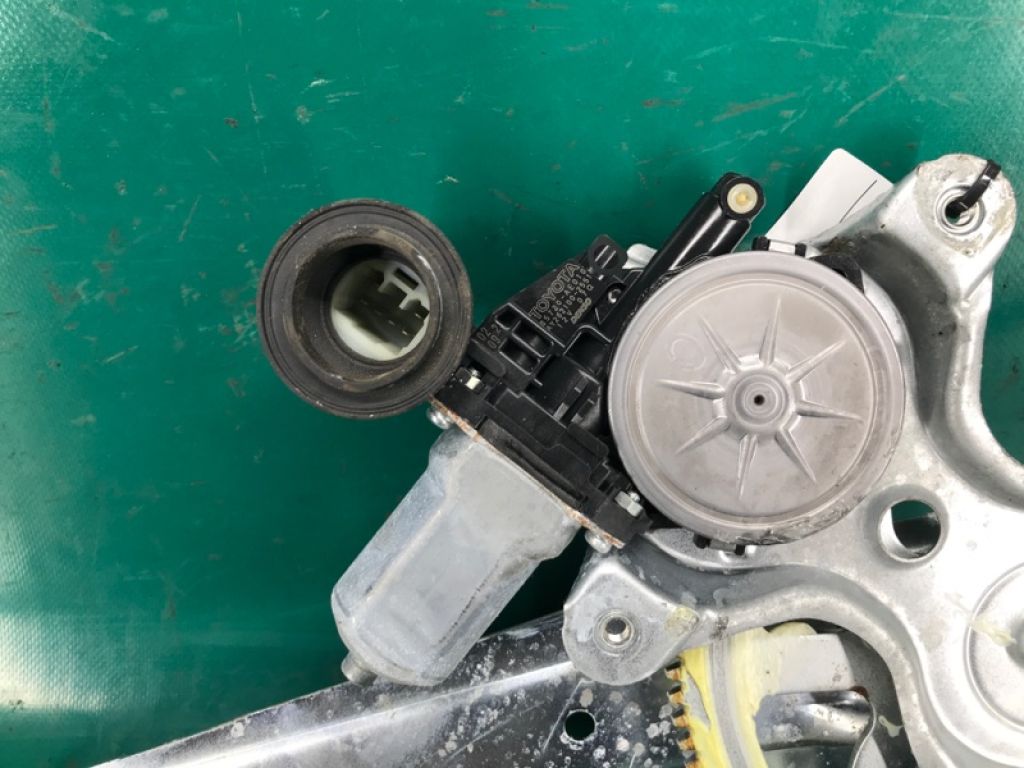 69803-06140 | Стеклоподъемник задн. прав. TOYOTA CAMRY 50 12-15 - Фото 3