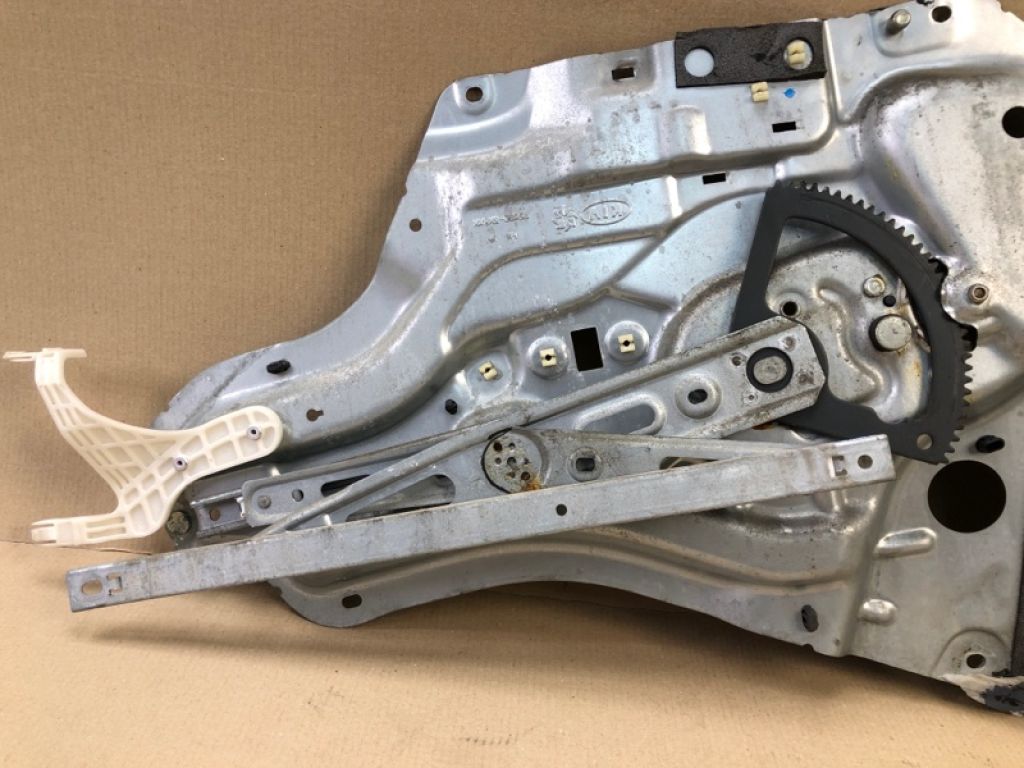 82402-2K001 | Стеклоподъемник передн. прав. KIA SOUL AM 08-13 - Фото 10