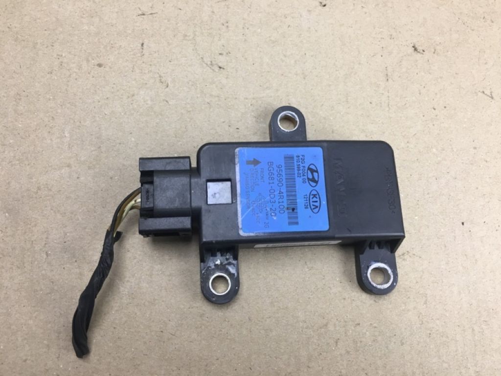 95690-4R100 | Датчик ускорения HYUNDAI SONATA YF 10-14