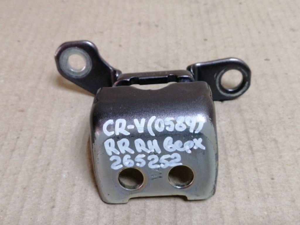 67910-SWA-003ZZ | Петля двери верхняя задн. прав. HONDA CRV 06-12