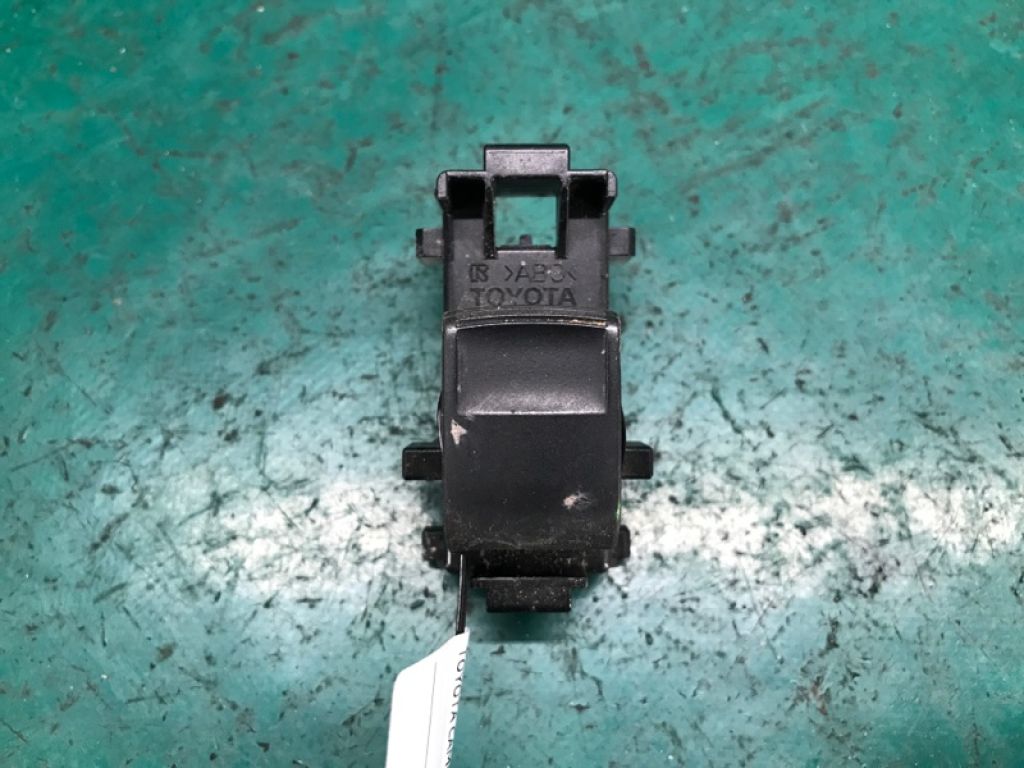 84810-06030 | Кнопка стеклоподъемника передн. прав. TOYOTA CAMRY 50 12-15