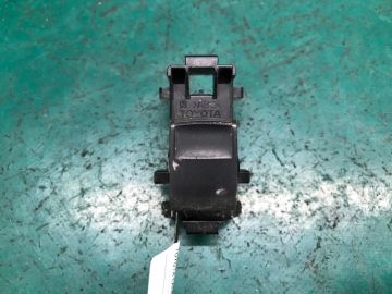 Кнопка стеклоподъемника передн. прав. TOYOTA CAMRY 50 12-15
