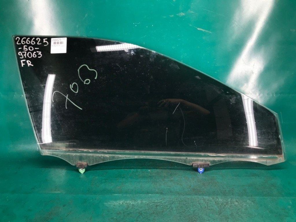 68101-06190 | Скло дверей передн. прав. TOYOTA CAMRY 50 12-15