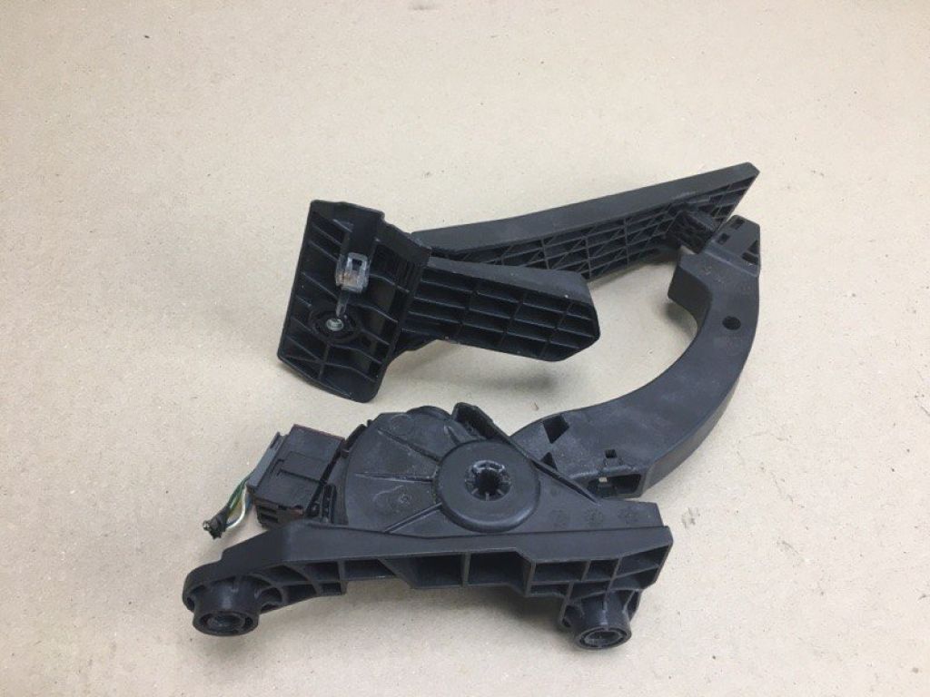 32700-3S110 | Педаль газу HYUNDAI SONATA YF 10-14