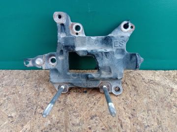 Кронштейн компрессора кондиционера TOYOTA CAMRY 50 12-15