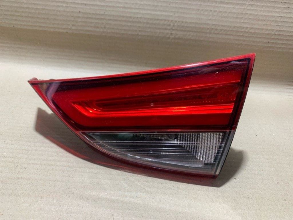 92404-3Y510 | Фонарь внутренний прав. HYUNDAI ELANTRA MD 10-15