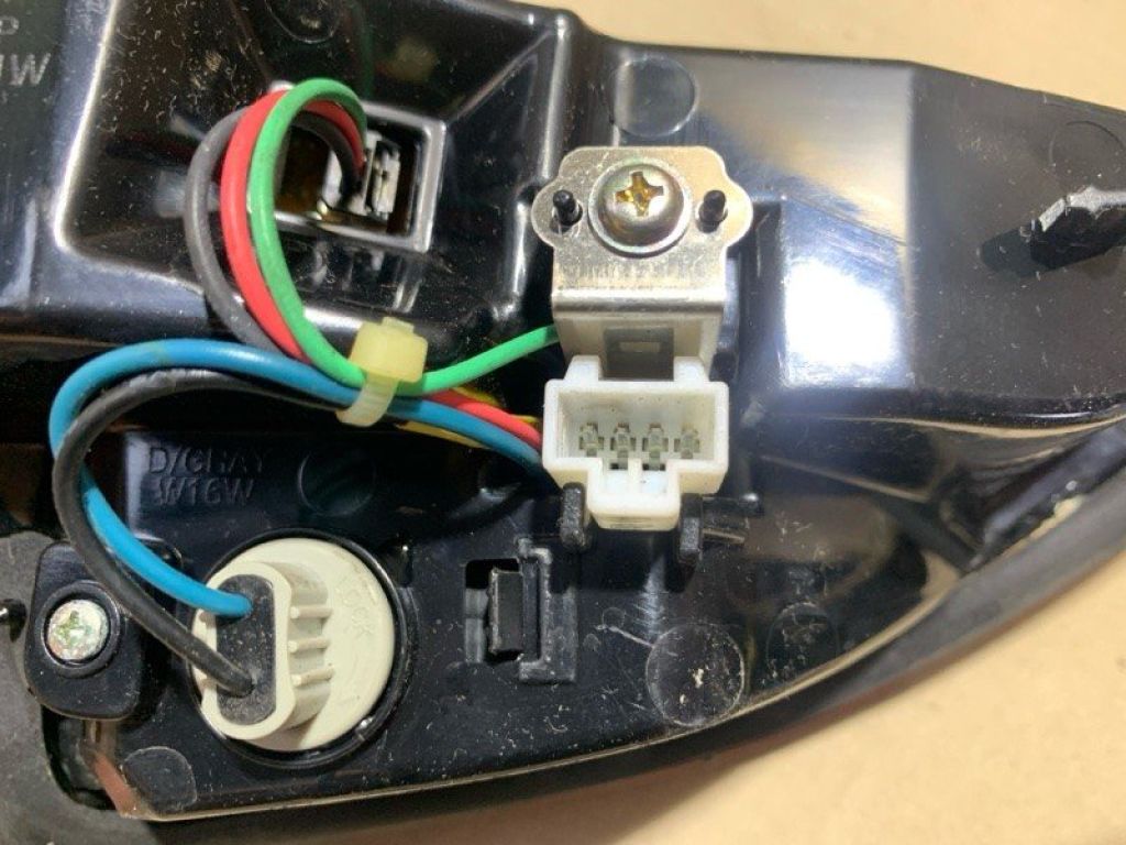 92404-3Y510 | Фонарь внутренний прав. HYUNDAI ELANTRA MD 10-15 - Фото 6