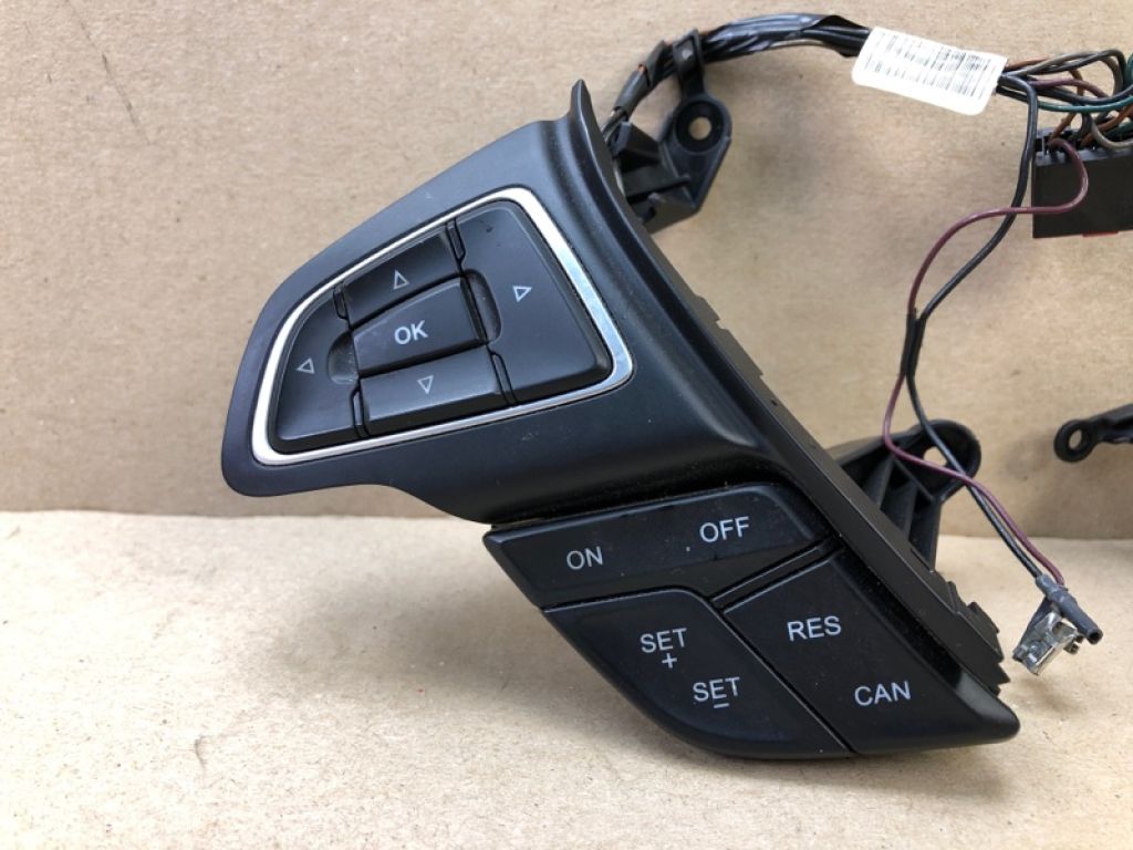 F1EZ-9C888-D | Кнопки на руль FORD FOCUS 10-18 - Фото 4