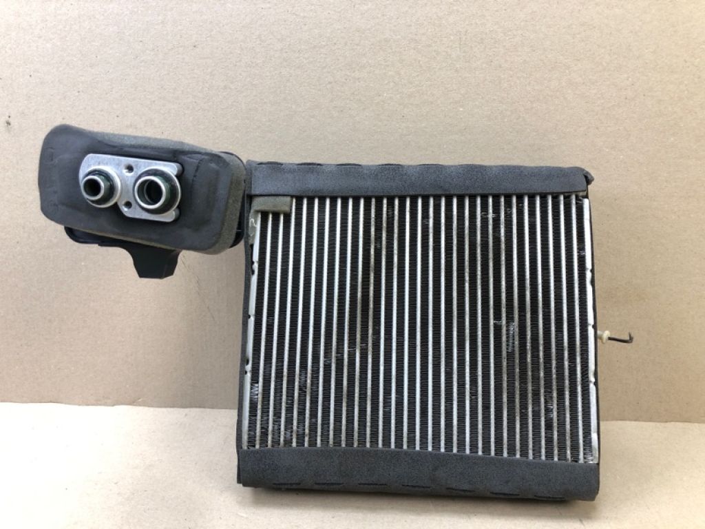 DV6Z-19850-B | Испаритель кондиционера FORD FOCUS 10-18