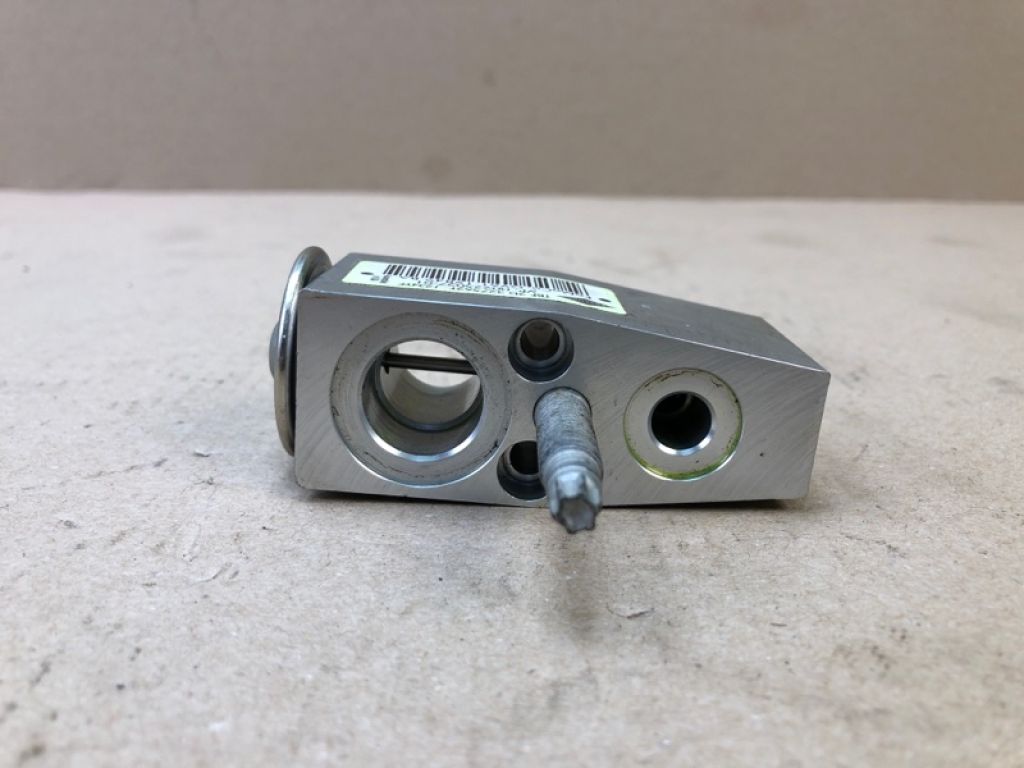 GV6Z-19849-A | Клапан кондиционера FORD FOCUS 10-18 - Фото 7