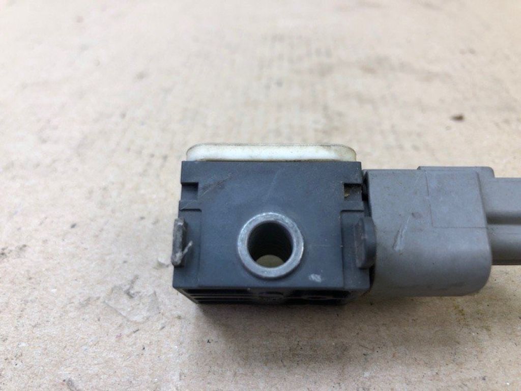 7T4Z-14B004-A | Датчик удара FORD EDGE 06-14 - Фото 4