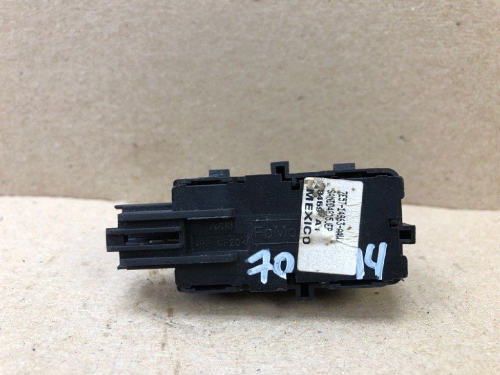 7E5Z-14028-AA | Кнопка центрального замку FORD EDGE 06-14 - Фото 4