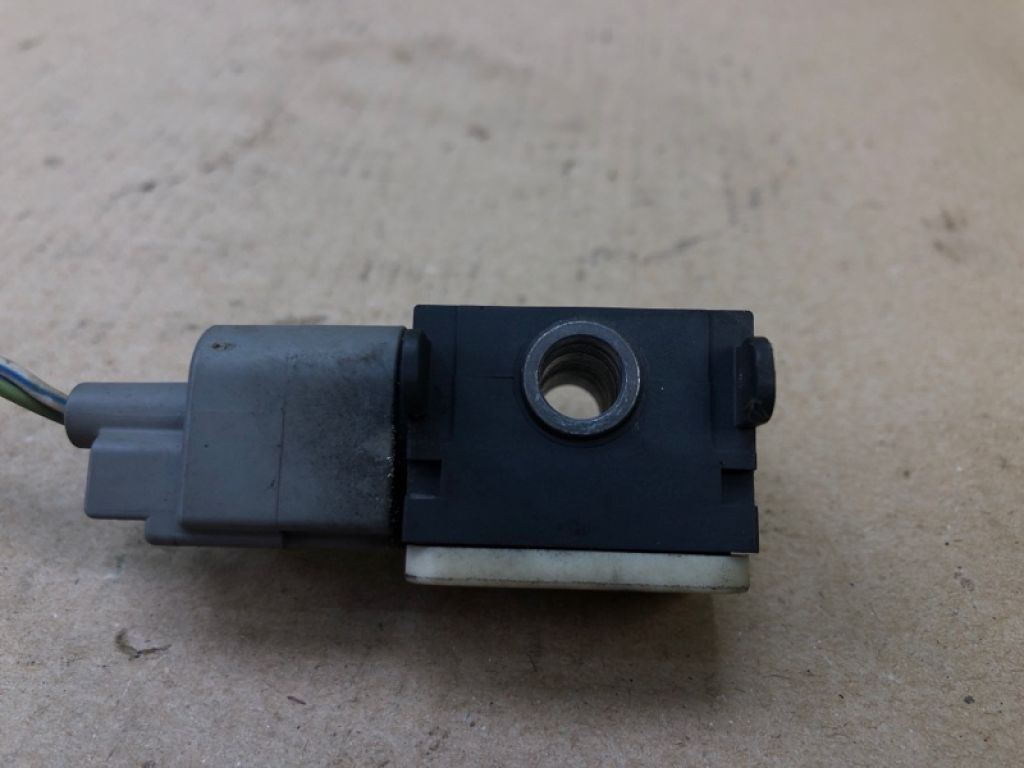 7T4Z-14B004-A | Датчик удара FORD EDGE 06-14 - Фото 4