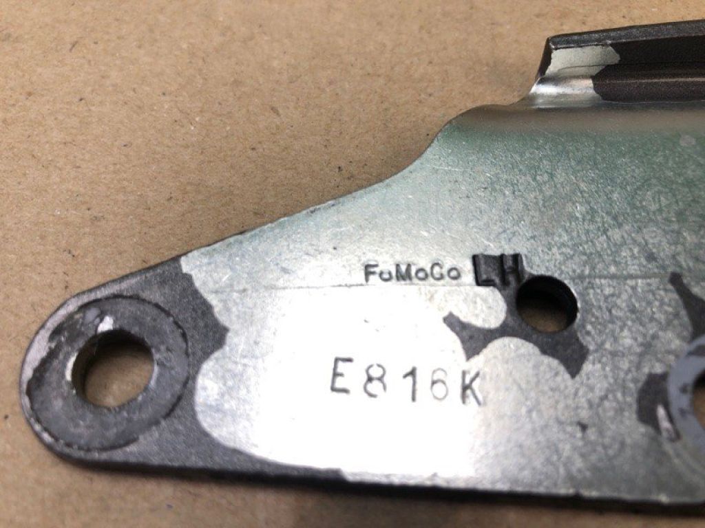 7T4Z-16797-A | Петля капота лев. FORD EDGE 06-14 - Фото 4