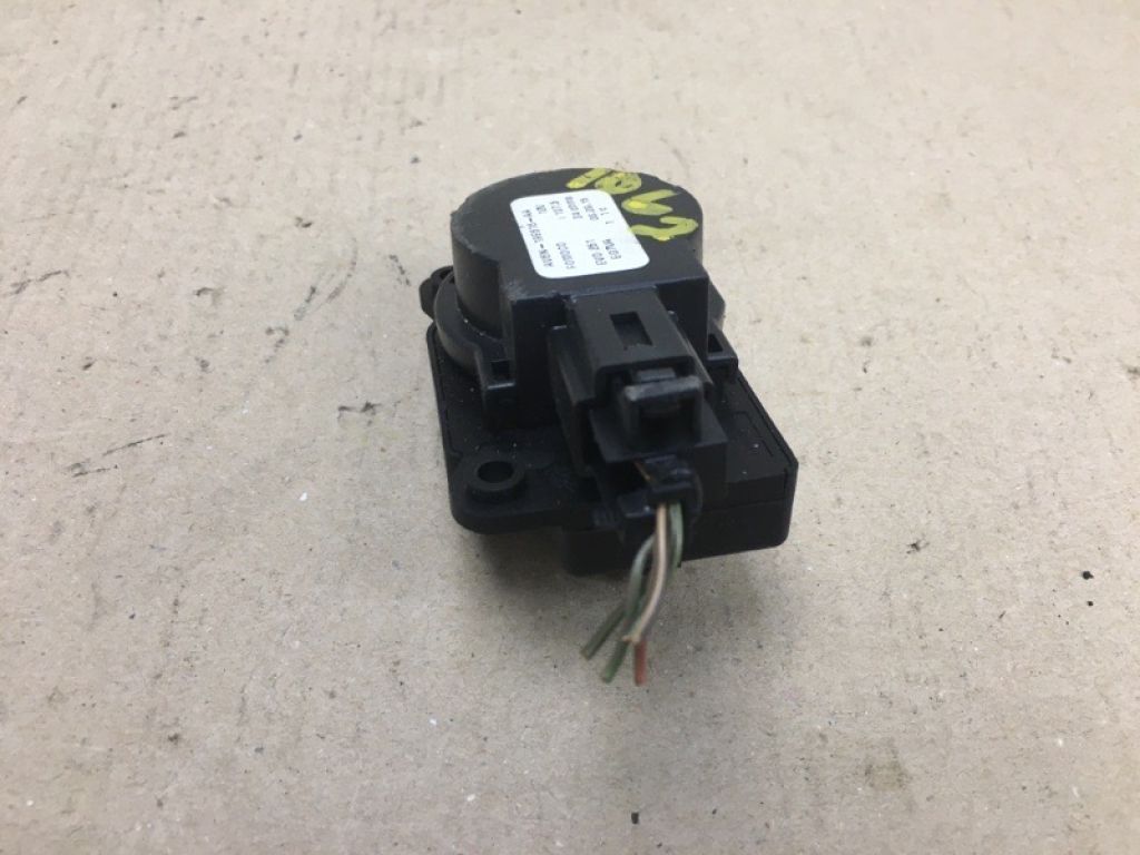 AV6Z-19E616-A | Моторчик заслонки печки FORD FOCUS 10-18 - Фото 3