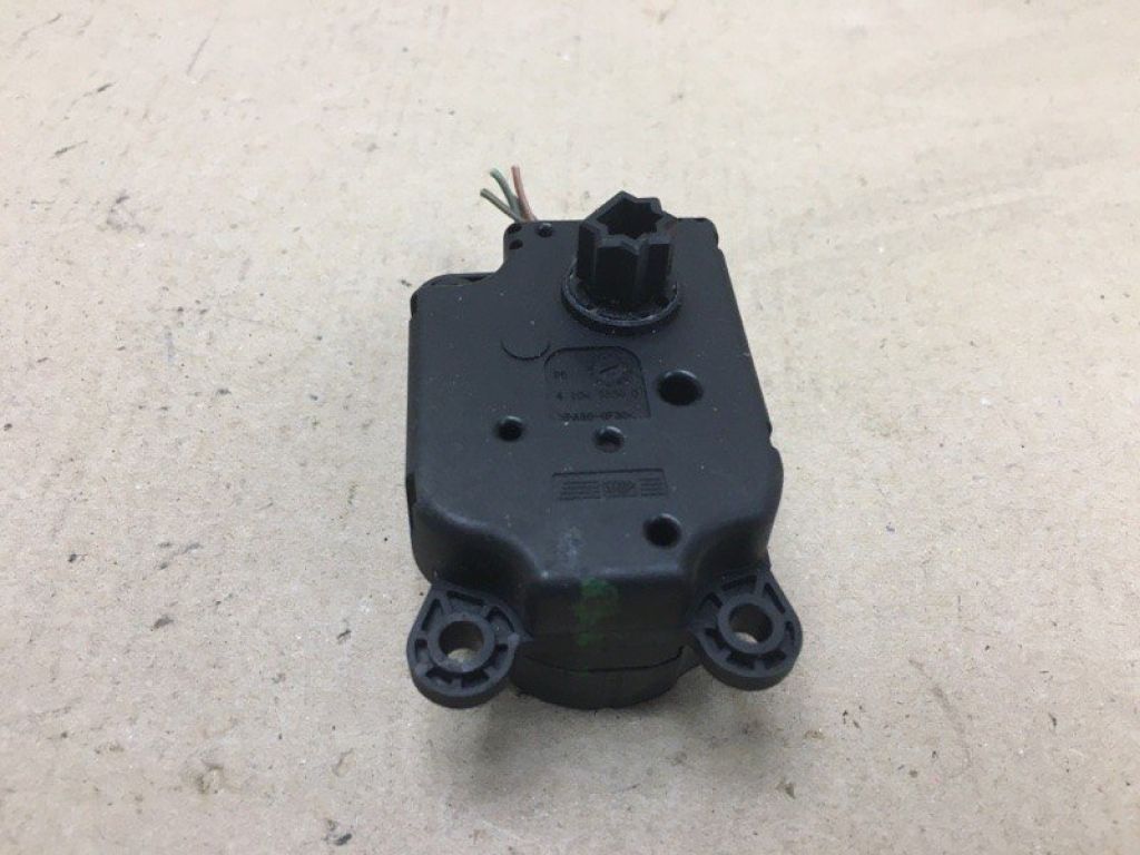 AV6Z-19E616-A | Моторчик заслонки печки FORD FOCUS 10-18 - Фото 4