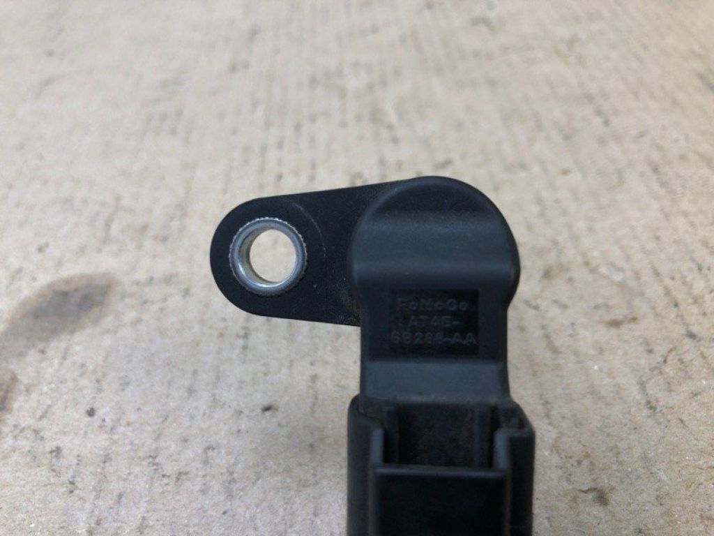 AT4Z-6B288-A | Датчик положення распредвала FORD EDGE 06-14 - Фото 4