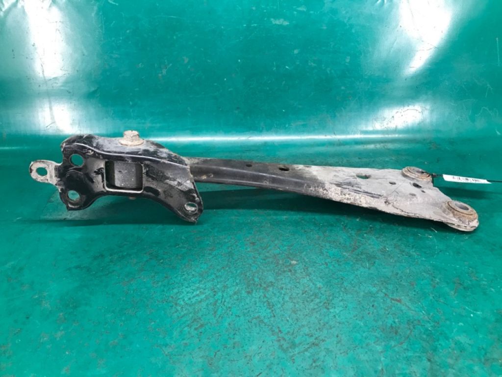 48760-42010 | Важіль задньої підвіски поздовжній прав. TOYOTA RAV4 05-12 - Фото 4