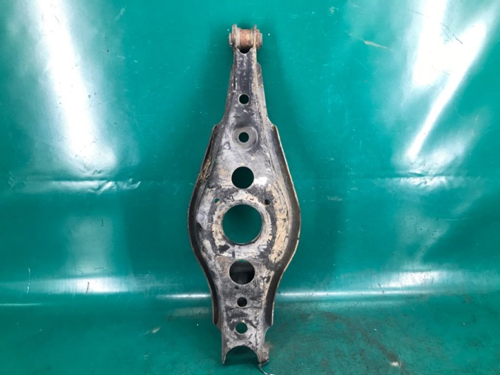 48740-42020 | Рычаг задней подвески поперечный нижний лев. TOYOTA RAV4 05-12