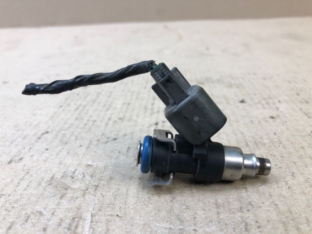 7T4Z-9F593-B | Форсунка топливная FORD EDGE 06-14