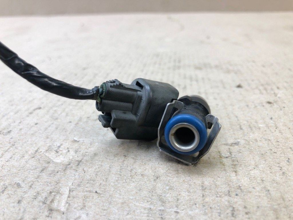 7T4Z-9F593-B | Форсунка топливная FORD EDGE 06-14 - Фото 3