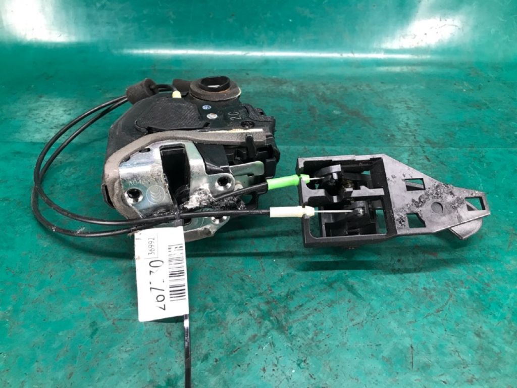 69060-42021 | Замок двері задн. лів. TOYOTA RAV4 05-12