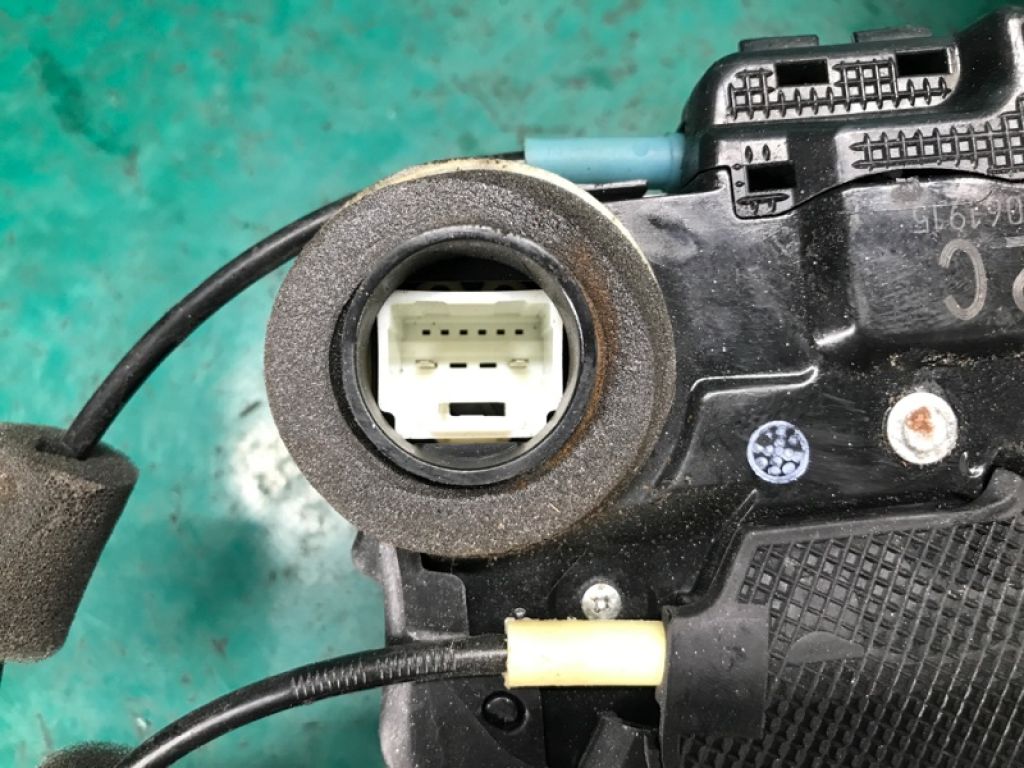 69060-42021 | Замок двері задн. лів. TOYOTA RAV4 05-12 - Фото 6