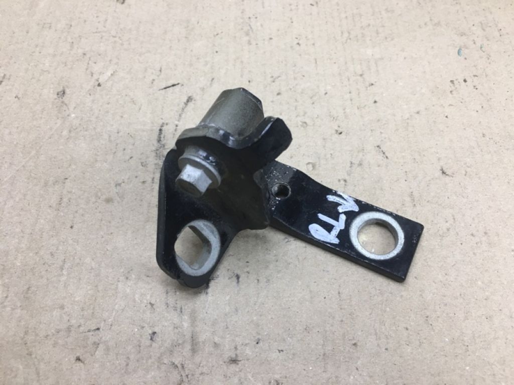 AM5Z-5826803-A | Петля двери нижняя задн. лев. FORD FOCUS 10-18 - Фото 2