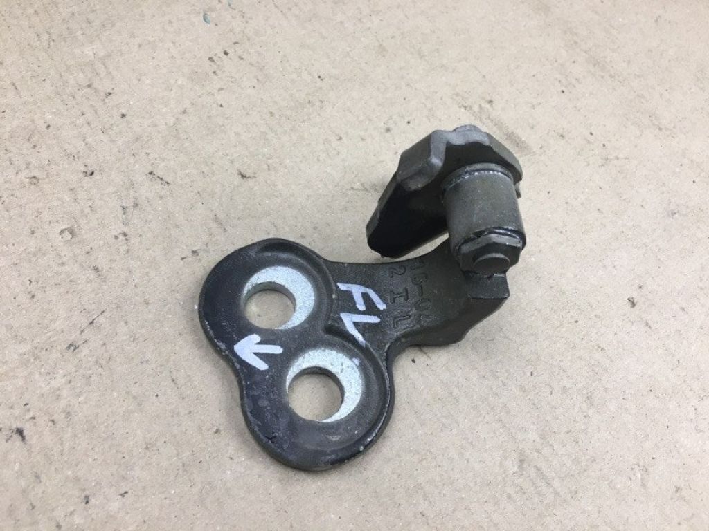 CP9Z-5422811-A | Петля двери нижняя передн. лев. FORD FOCUS 10-18 - Фото 3