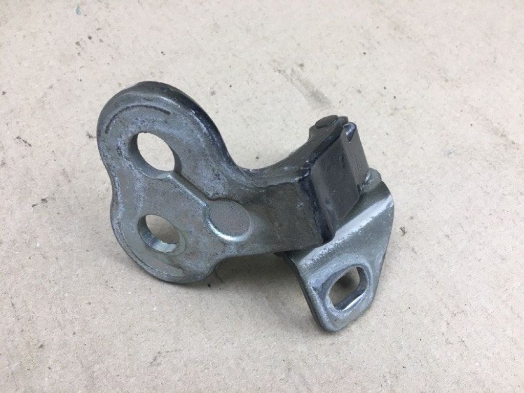 CP9Z-5422811-A | Петля двери нижняя передн. лев. FORD FOCUS 10-18 - Фото 4