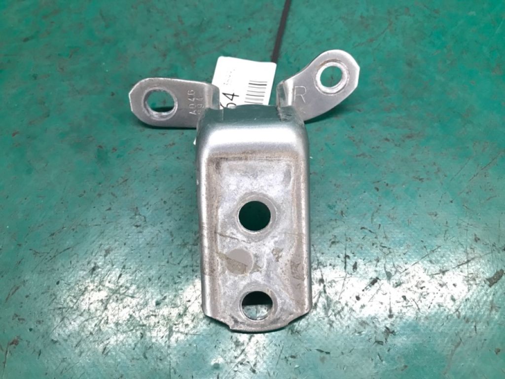 68770-52031 | Петля двери нижняя задн. прав. TOYOTA RAV4 05-12