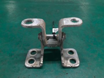 Петля двери багажника TOYOTA RAV4 05-12