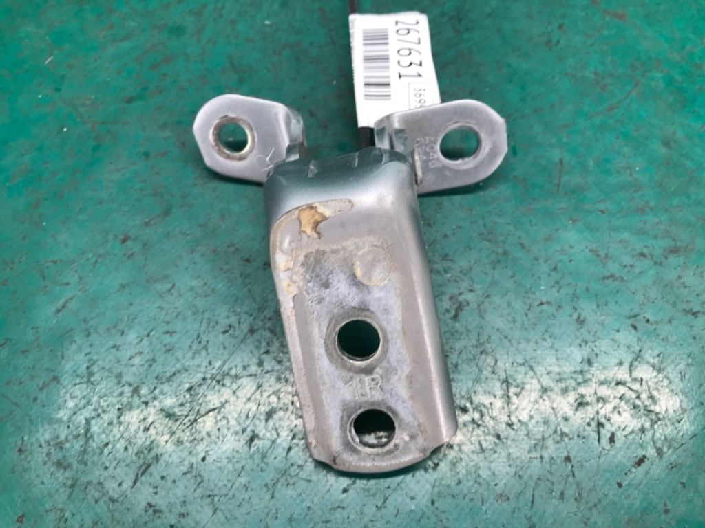 68710-12151 | Петля двери верхняя передн. прав. TOYOTA RAV4 05-12