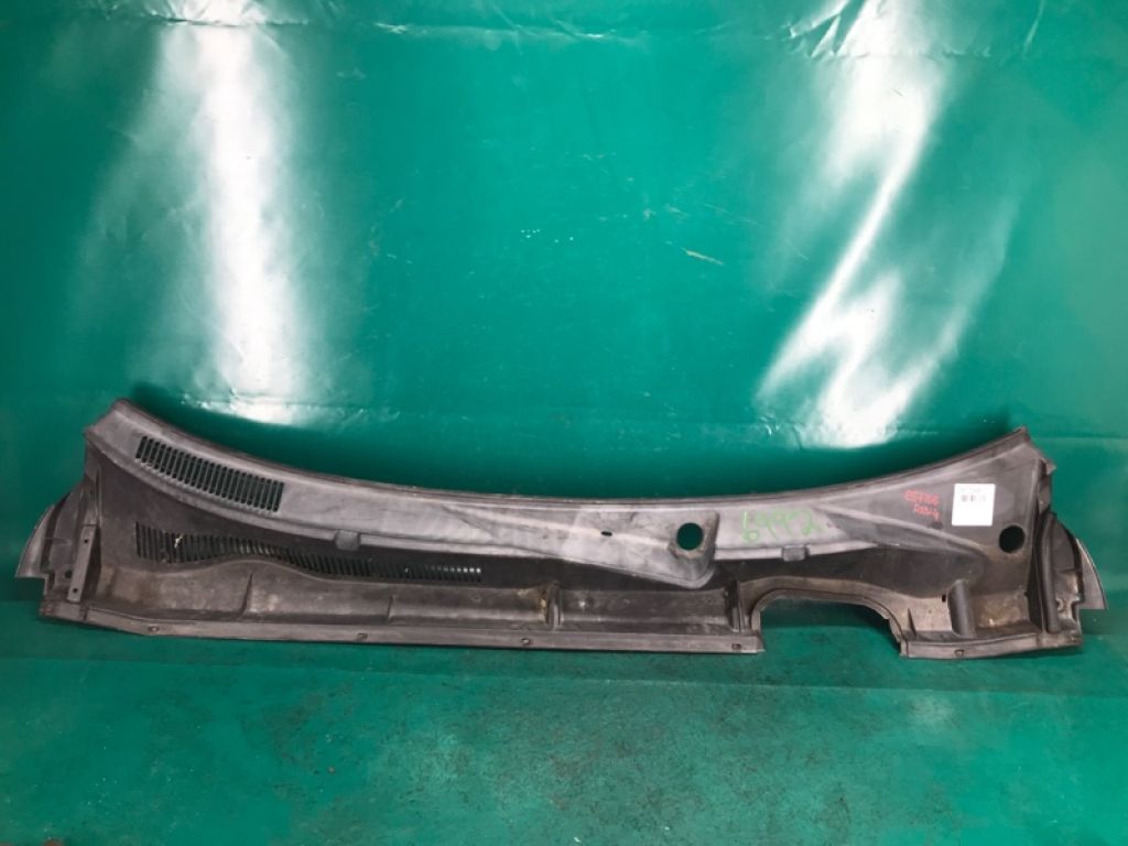 55708-42151 | Пластик под лобовое стекло / Жабо TOYOTA RAV4 05-12