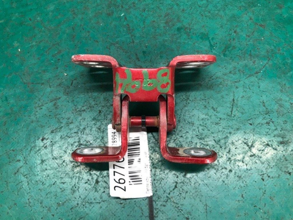 68801-42050 | Петля двери багажника TOYOTA RAV4 05-12