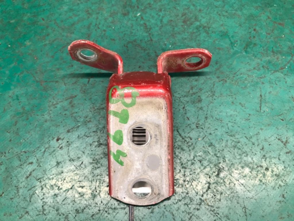 68780-52031 | Петля двері нижня задн. лів. TOYOTA RAV4 05-12