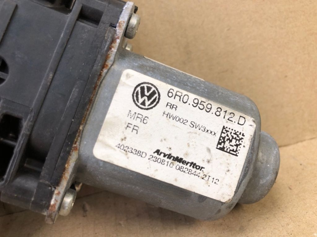 6R0 959 812 D | Моторчик стеклоподъемника задн. прав. VOLKSWAGEN JETTA USA 10-17 - Фото 4