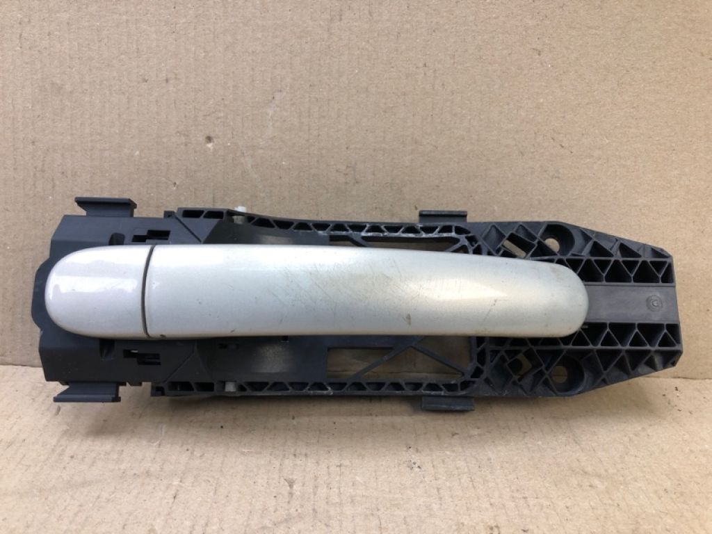 5N0 837 205 M | Ручка двери наружная задн. прав. VOLKSWAGEN JETTA USA 10-17